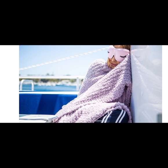 COPY - 🦋Blu Butterfly lavender fluffy blanket. - Picture 3 of 10